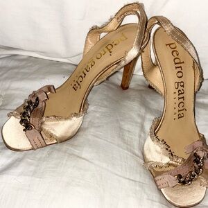 Pedro Garcia Blush Pink Rose Gold Swarovski Crystal Peep Toe Heels 38.5 New Rare